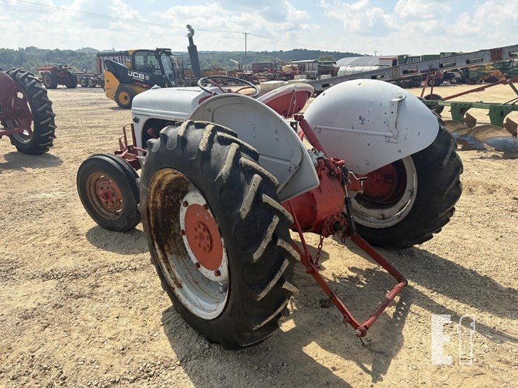 ford-8n-image-2