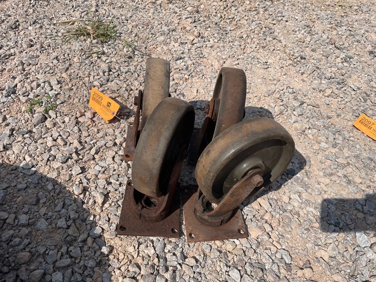 #2099-•-set-of-(4)-colson-endura-hard-rubber-casters-image-4