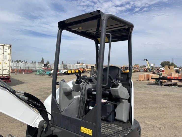2020-bobcat-e35-image-27