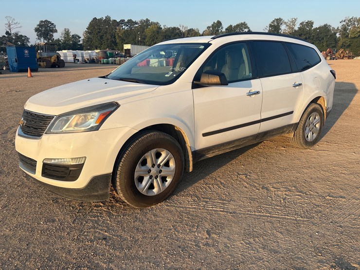 2016-chevrolet-traverse-image-1