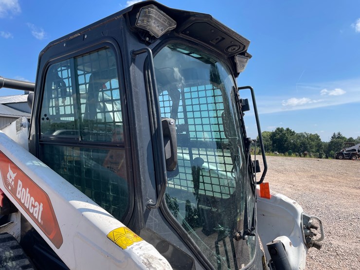 2020-bobcat-t64-image-14