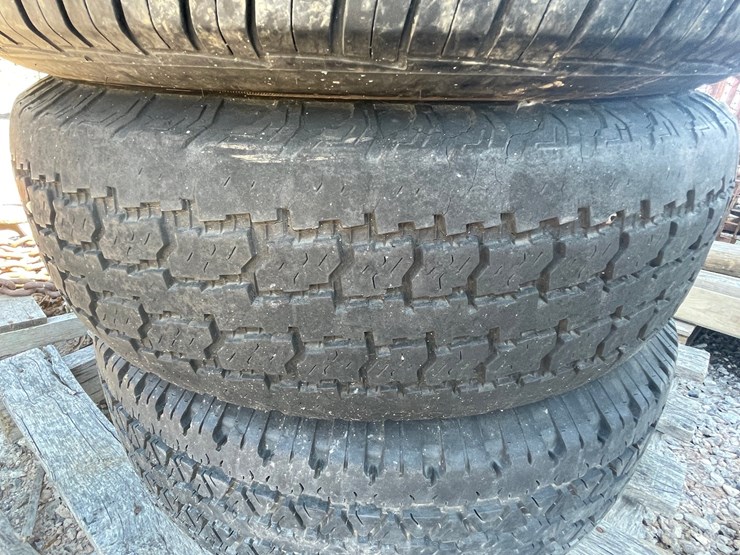 #2487-•-pallet-of-various-tires-image-8