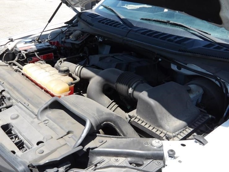 2017-ford-f150-xl-image-8