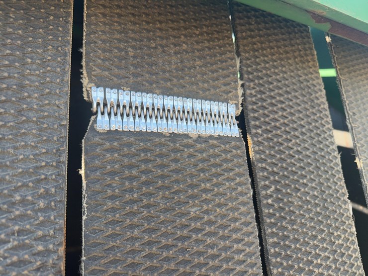 john-deere-566-image-10
