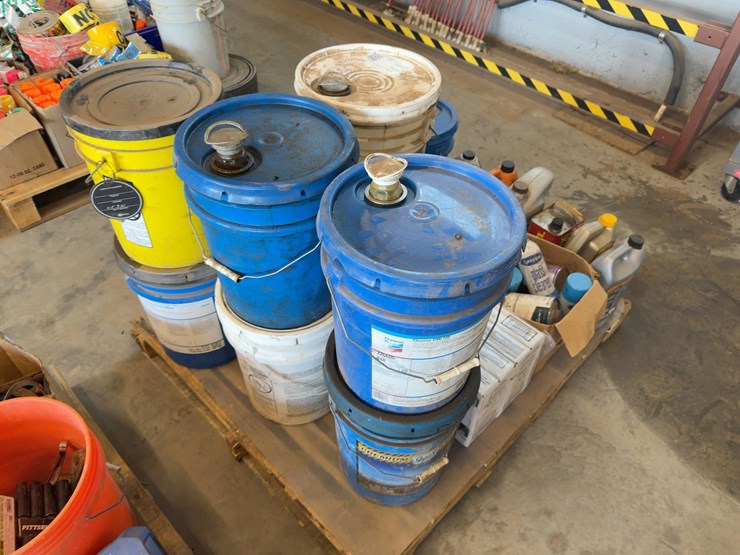 quantity-of-assorted-oils-image-2