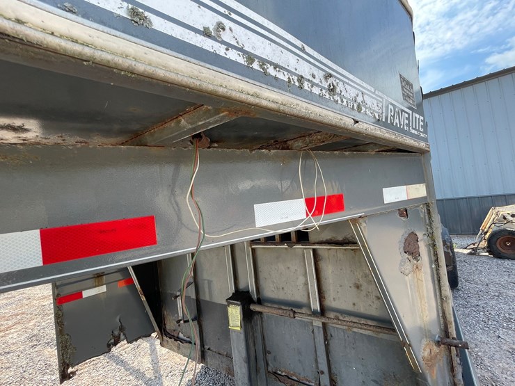 #2081-•-travelite-18'-gooseneck-cattle-trailer-(no-title)-image-35