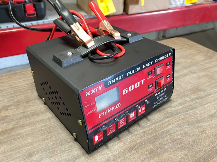 #8544-•-universal-smart-battery-charger-(cw)-image-1