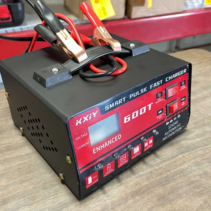 #8544 • Universal Smart Battery Charger (CW)