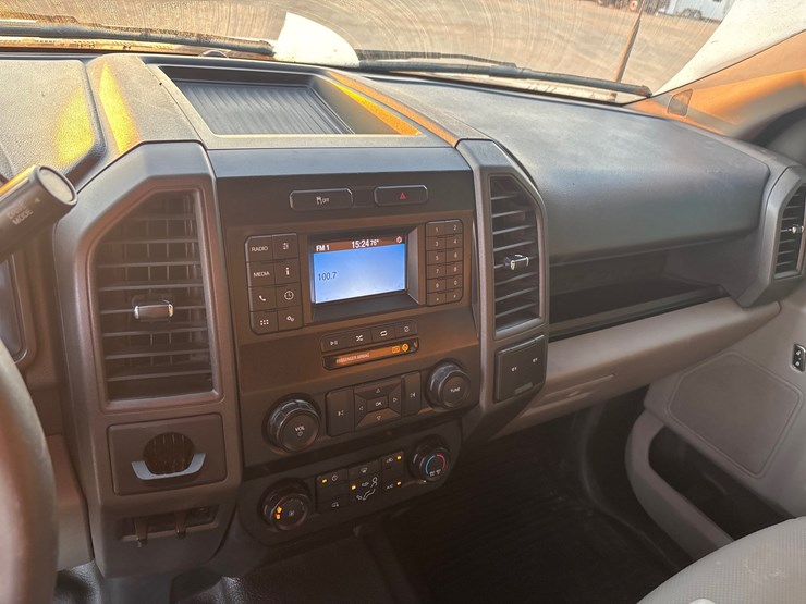 2022-ford-f350-image-11