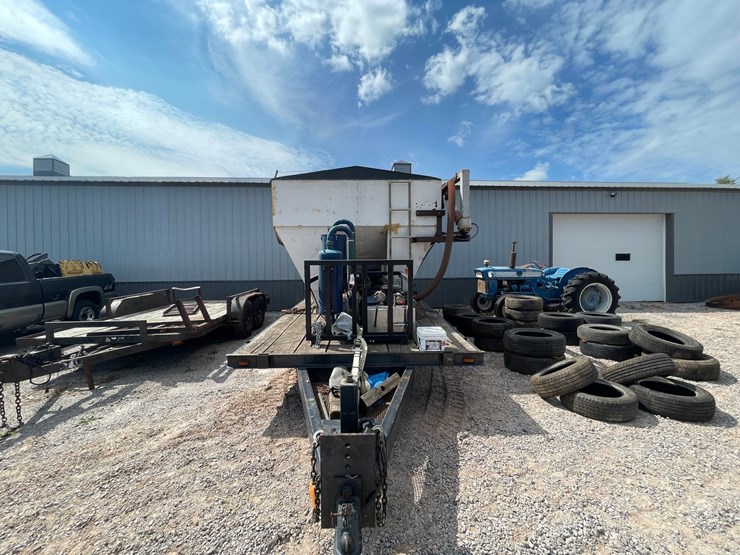 #2087-•-seed-tender-on-tri-axle-trailer-(no-title)-image-2