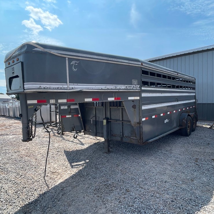 #2081 • Travelite 18' Gooseneck Cattle Trailer (No Title)