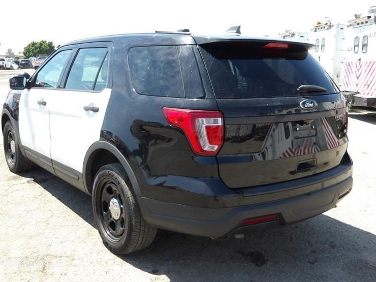2019-ford-explorer-image-4