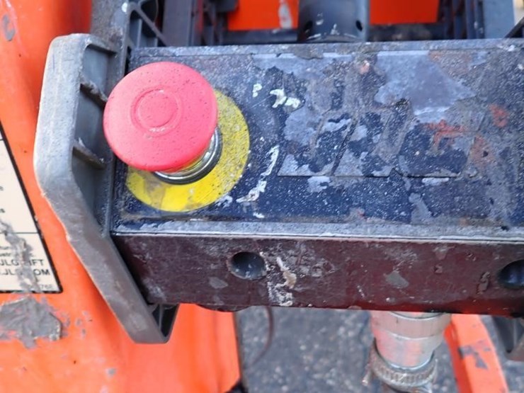 2015-jlg-1230es-image-12