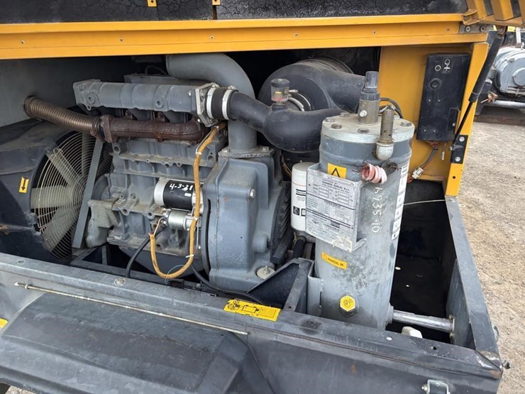 2003-atlas-copco-xas66-image-23