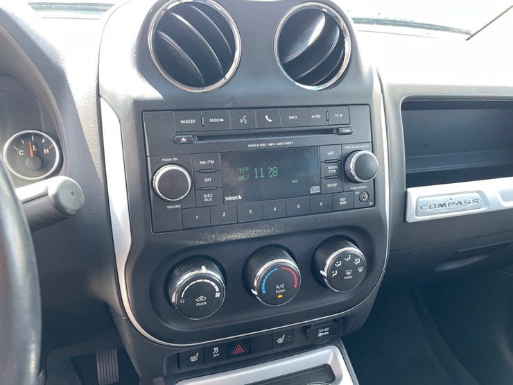 2016-jeep-compass-image-18