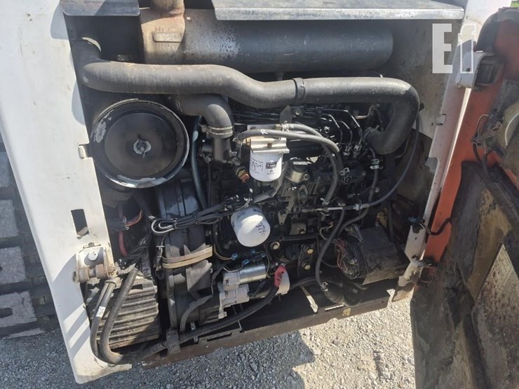 2007-bobcat-t320-image-14