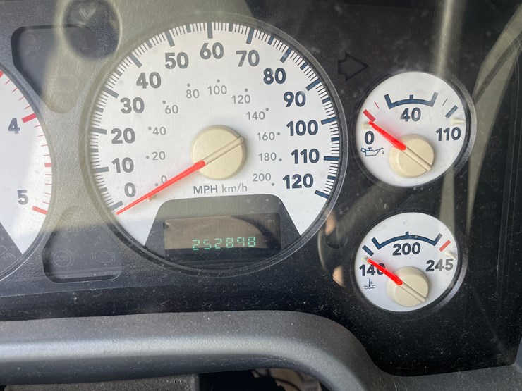 #1134-•-2006-dodge-ram-mega-cab-pickup-truck-(has-wi-title)-image-43