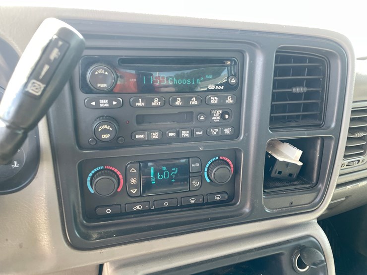 2003-chevrolet-silverado-3500-image-22