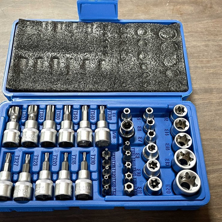 #8588 • 34 Piece Torx and E-Torx set (CW)
