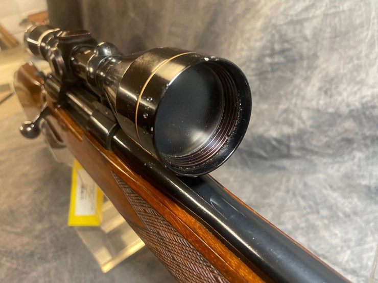 #3038-•-weatherby-mark-v-deluxe,-300-wby-mag-cal.-rifle,-sn:-h63497-image-20