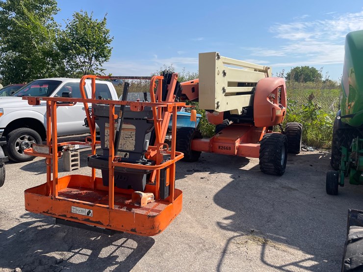2014-jlg-450aj-image-1