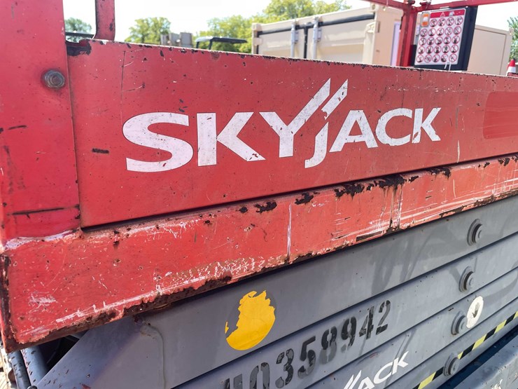 #1621-•-skyjack-4632-scissor-lift-(o10)-image-23