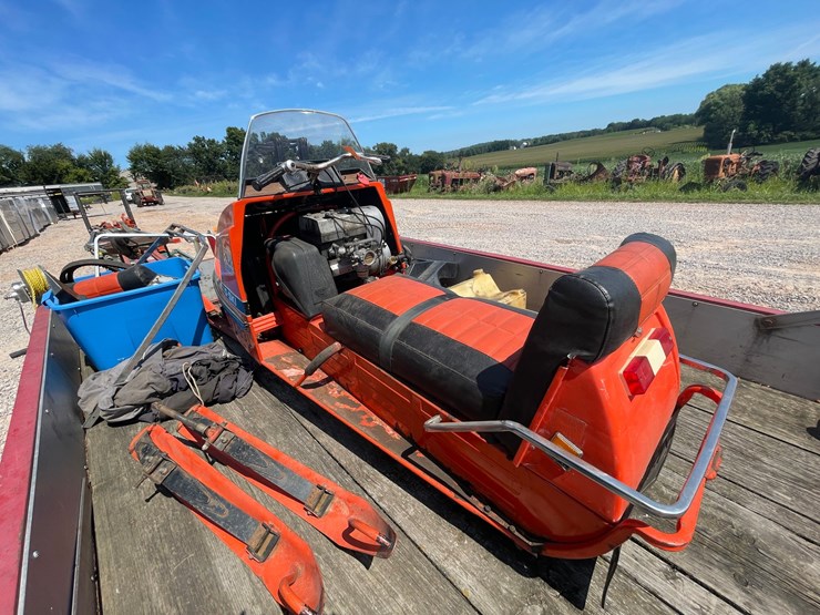 #2498-•-moto-ski-capri-399-vintage-snowmobile-image-5