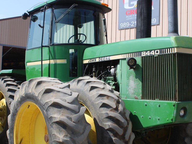 john-deere-8440-image-18