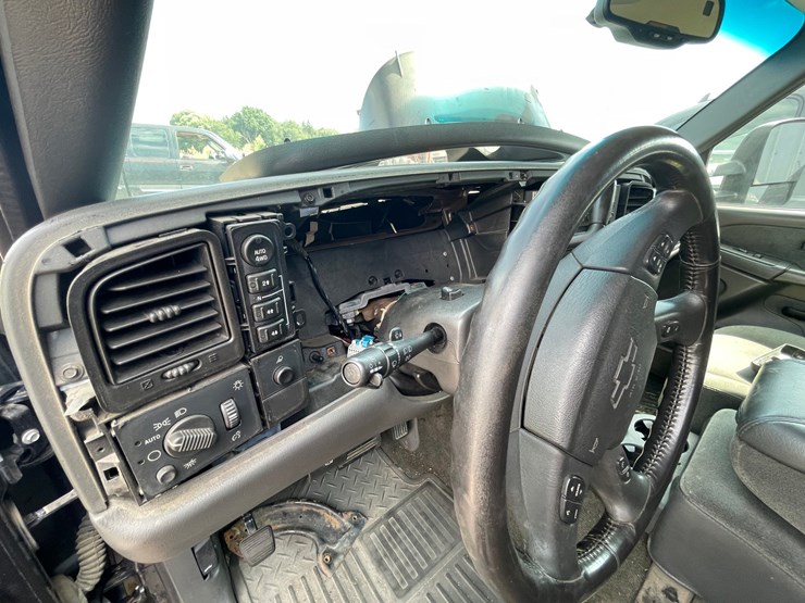2003-chevrolet-2500-image-26