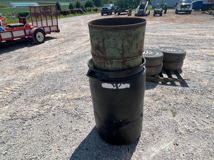 #2504-•-various-barrels-and-air-hose-image-3
