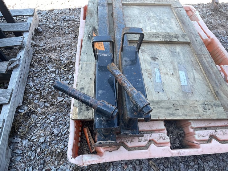 #2460-•-pair-of-clamp-on-pallet-forks-image-5