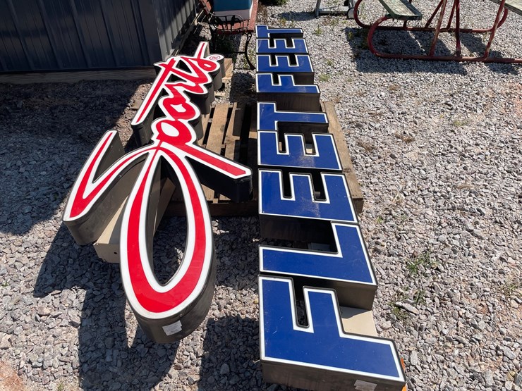 #2493-•-sports-and-fleet-feet-light-up-signs-image-2
