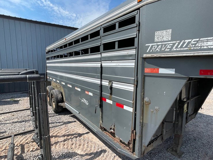 #2081-•-travelite-18'-gooseneck-cattle-trailer-(no-title)-image-4