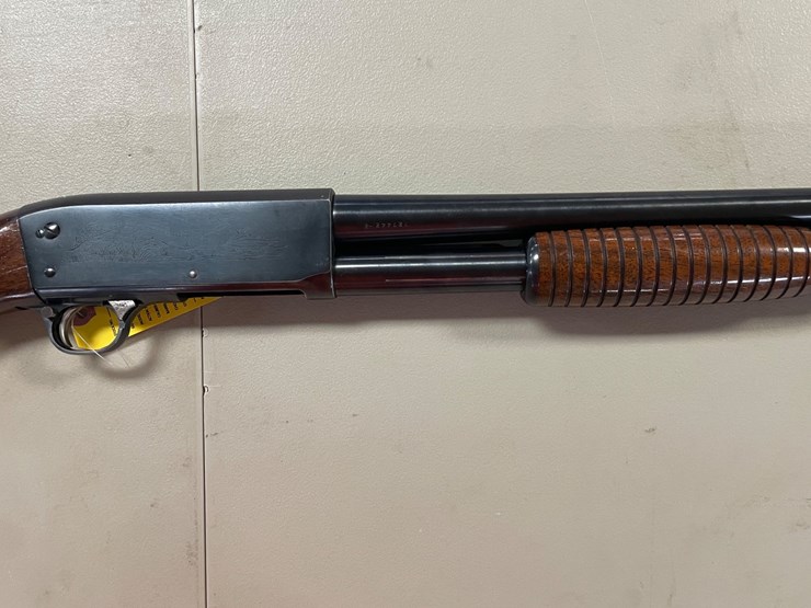 #3058-•-ithaca-model-37-featherweight,-12-ga.-shotgun,-sn:-727442-image-4