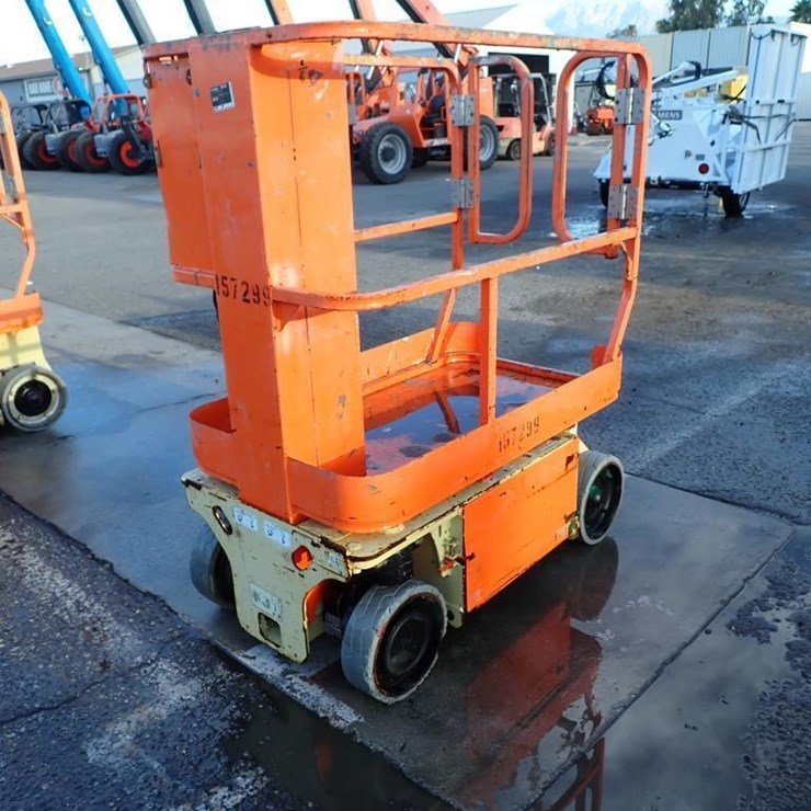 2015 JLG 1230ES