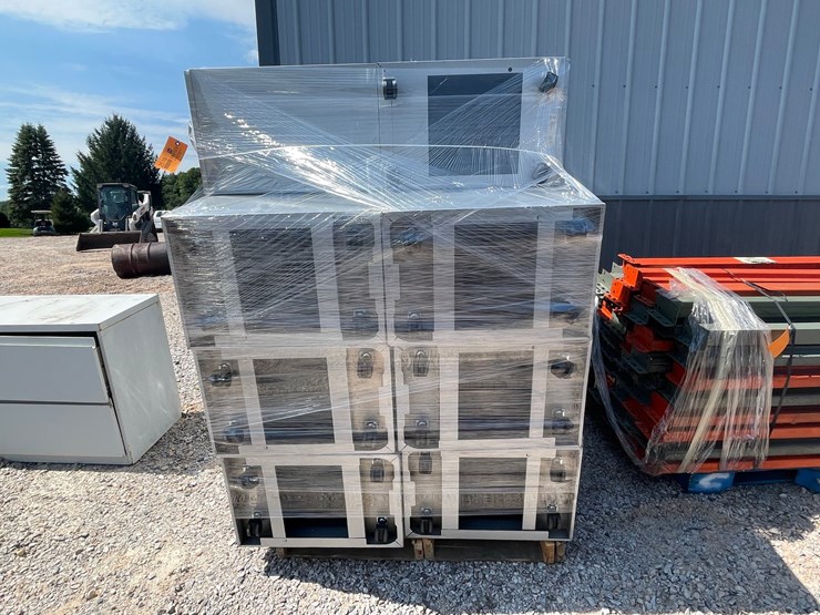 #2510-•-pallet-of-metal-rolling-file-cabinets-image-2