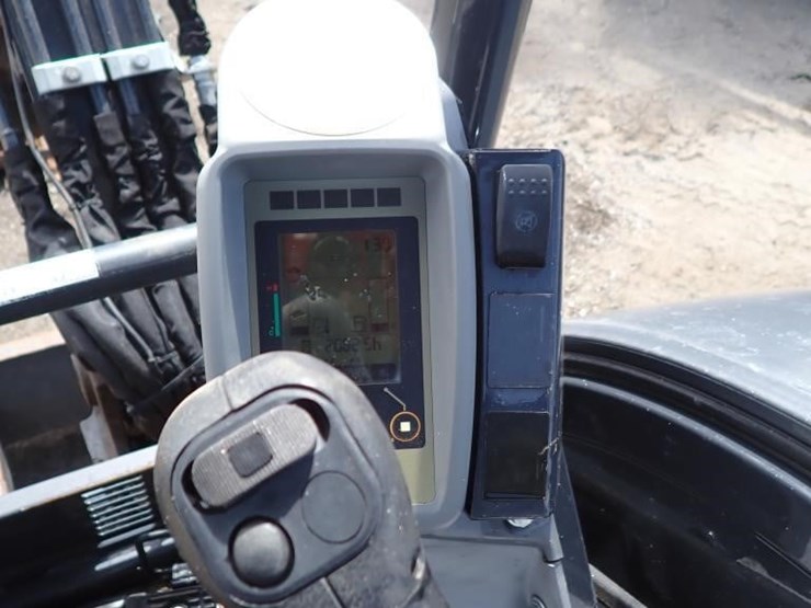 2023-deere-35g-image-28