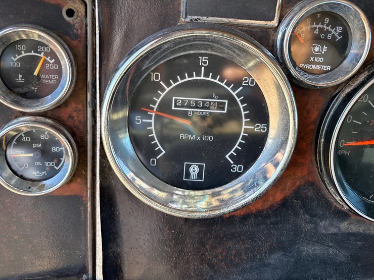 2006-kenworth-w900-image-14