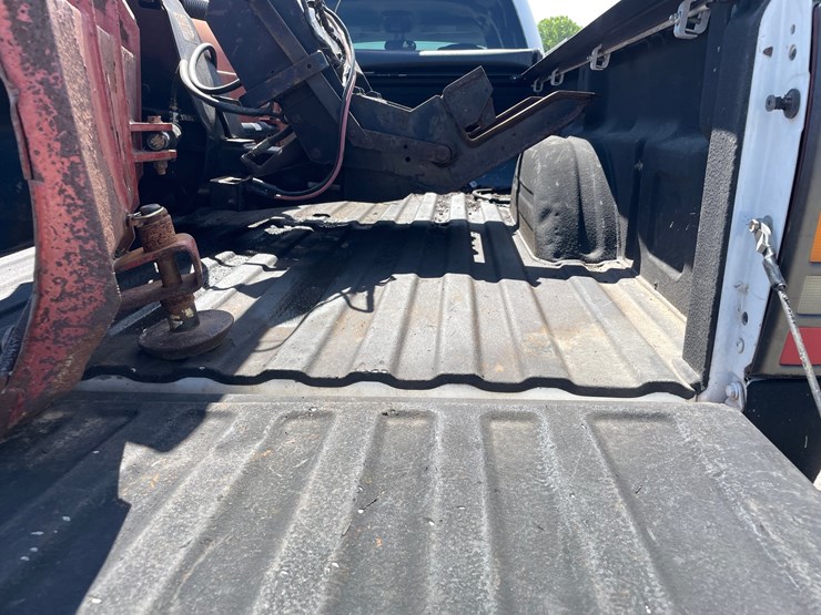 2003-chevrolet-silverado-3500-image-9