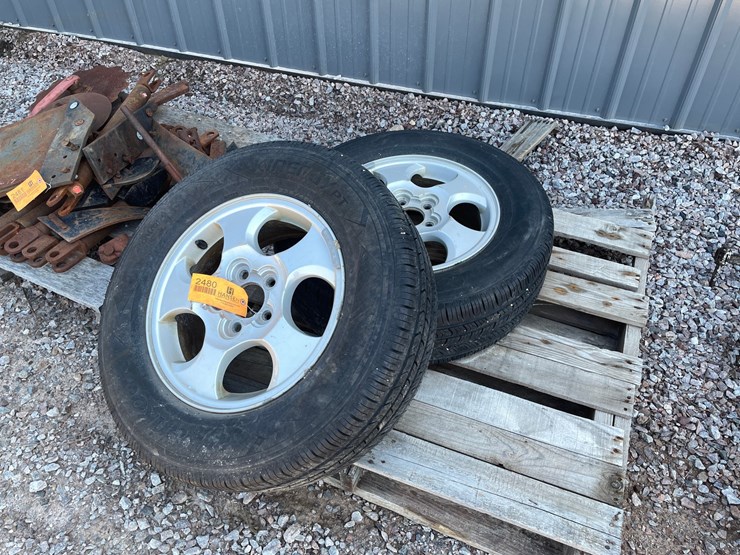 #2480-•-pari-of-truck-tires-on-5-bolt-rims-image-1