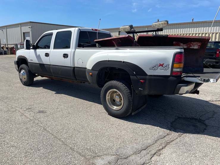 2003-chevrolet-silverado-3500-image-8