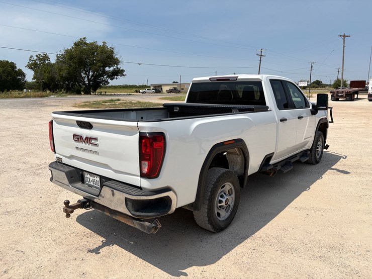 2022-gmc-sierra-2500hd-image-4