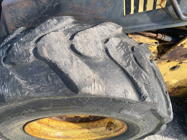 new-holland-l785-image-20