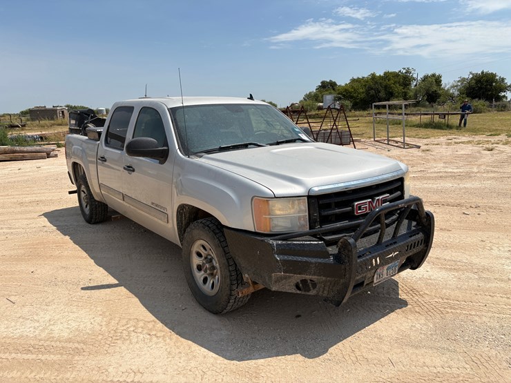 2010-gmc-sierra-1500-image-3