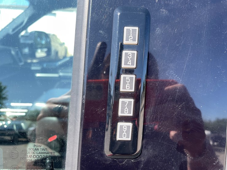 2016-ford-f150-image-12