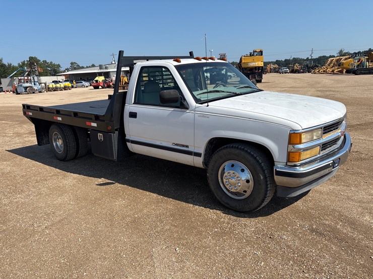 1999-chevrolet-c3500-image-2