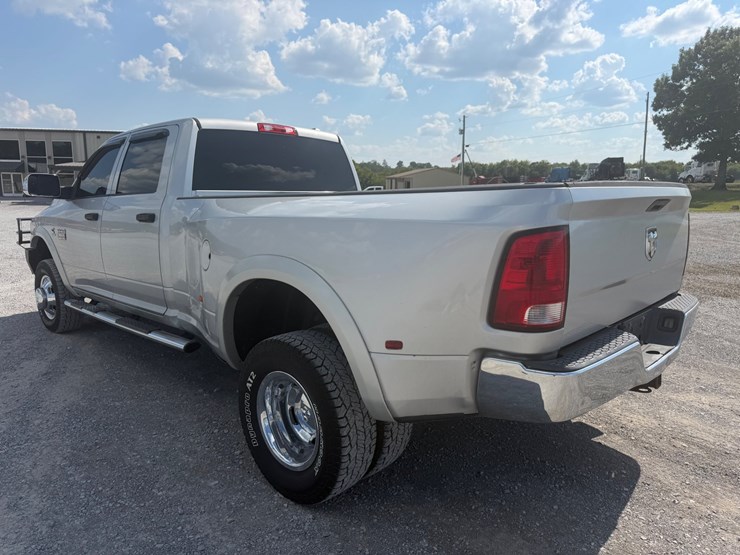 2011-dodge-ram-3500-image-6