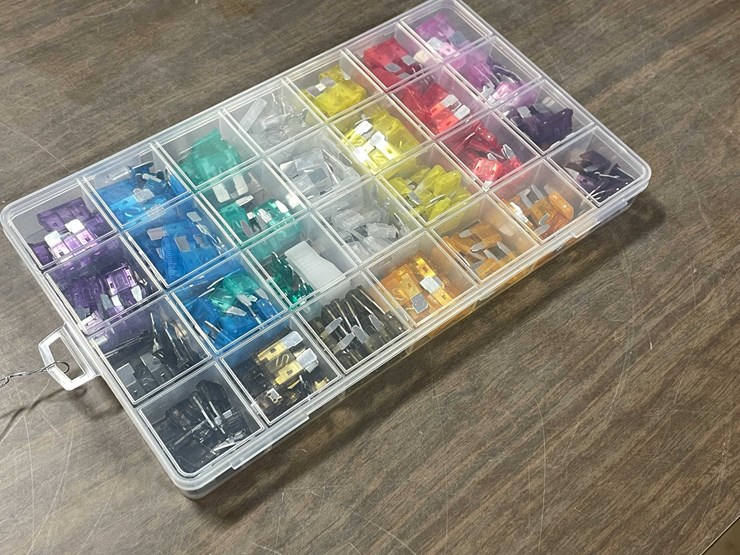 #8589-•-vehicle-fuses-(cw)-image-1