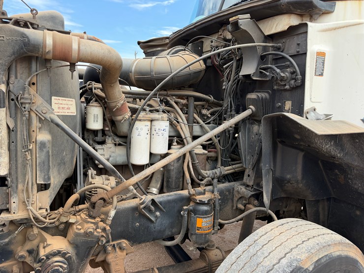 1992-mack-ch613-image-12