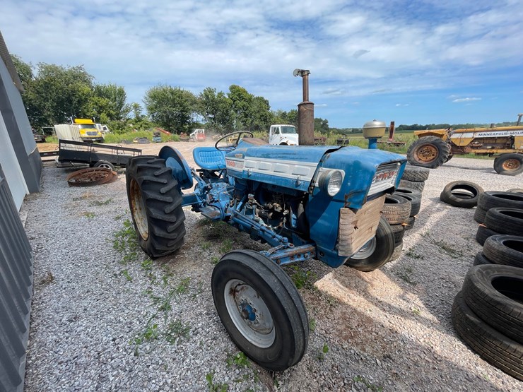 ford-3000-image-3